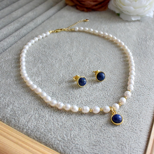 ラピスラズリと淡水パールのネックレス＆ピアスのセット ゴールド