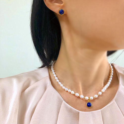 ラピスラズリと淡水パールのネックレス＆ピアスのセット ゴールド