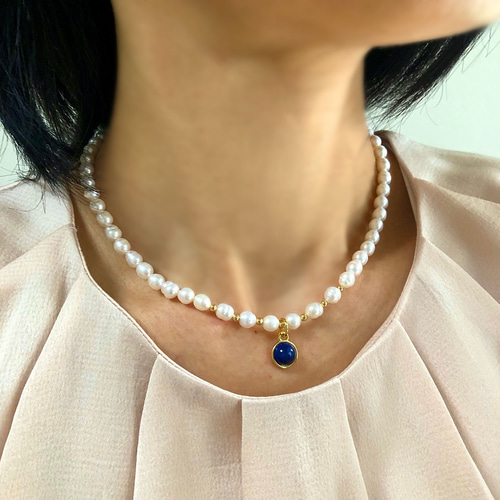 ラピスラズリと淡水パールのネックレス＆ピアスのセット ゴールド