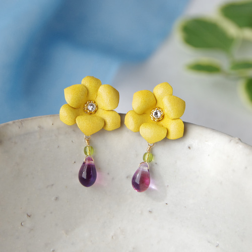 手染めレザー＊フリージアのピアスorイヤリング イヤリング