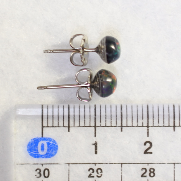 （1 件/銷售）黑蛋白石耳環（5 毫米/鈦柱） 第5張的照片