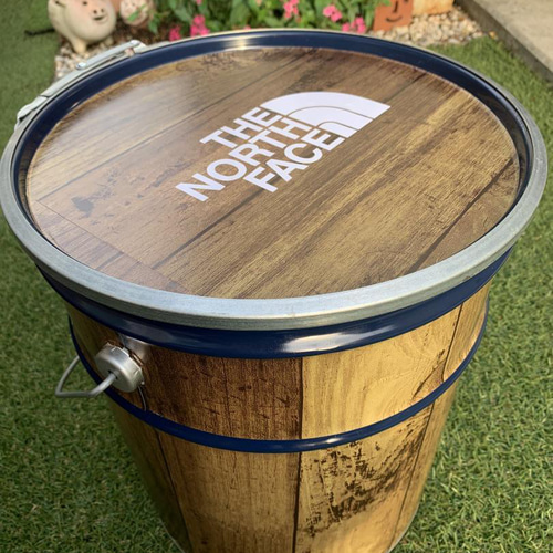 【２セット】　オープンペール缶 20L　キャンプ　薪入れ　テーブルチェア　焚火缶 オープンペール缶 20L リメイクウッド仕上げ 薪入れ テーブル