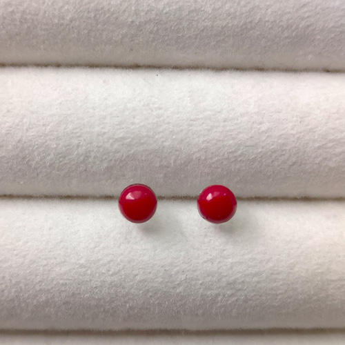 再販】4mm赤珊瑚（レッドコーラル）ラウンドカボションピアス