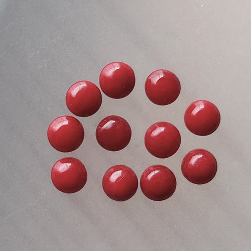 再販】4mm赤珊瑚（レッドコーラル）ラウンドカボションピアス