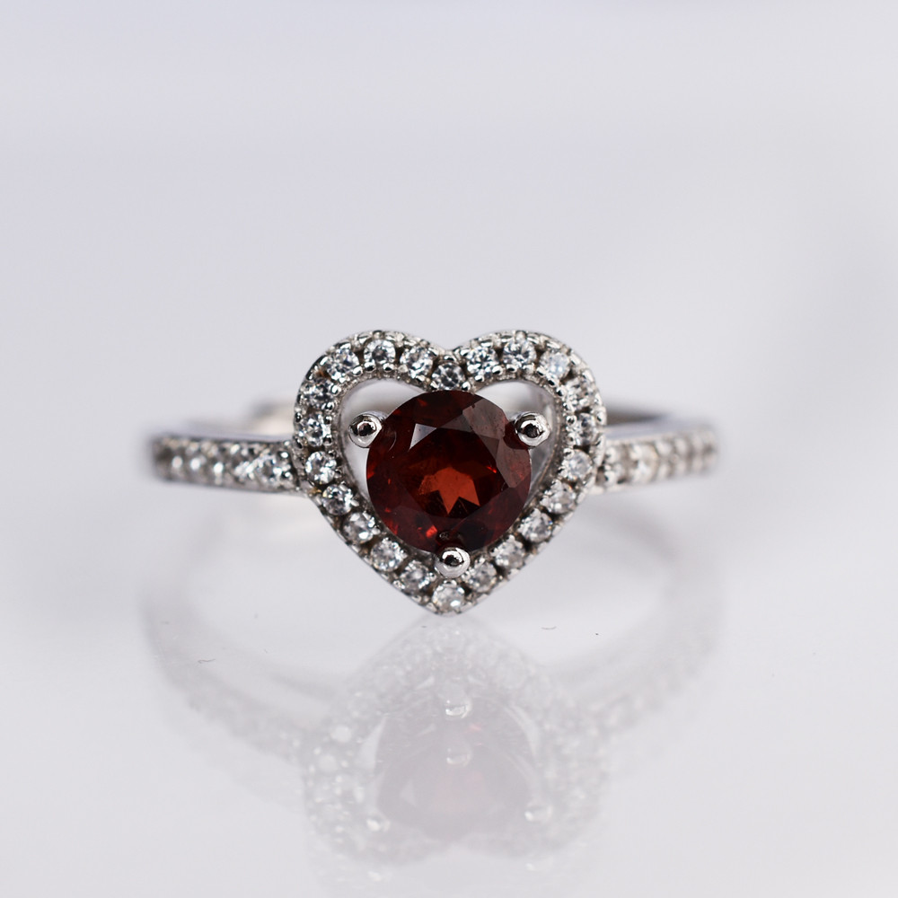 ハート：ガーネット指輪、リング：1月の誕生石：大人可愛い、綺麗、おしゃれ、キラキラ：シルバー925【送料無料】