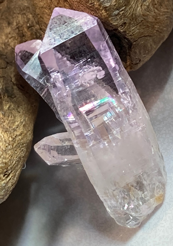 親子水晶✨　レインボー　ベラクルス アメジスト　ラフストーン　原石 3枚目の画像