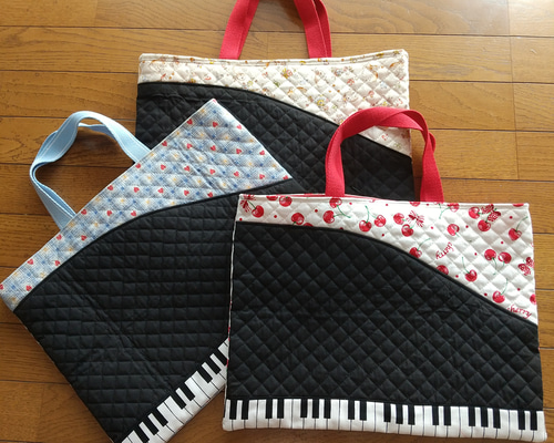 yukipom210⭐︎レッスンバッグ等3点⭐︎マカロン女の子⭐︎ハンドメイド ショルダー型図書袋☆マカロン☆スイーツ柄×ブラウンドット