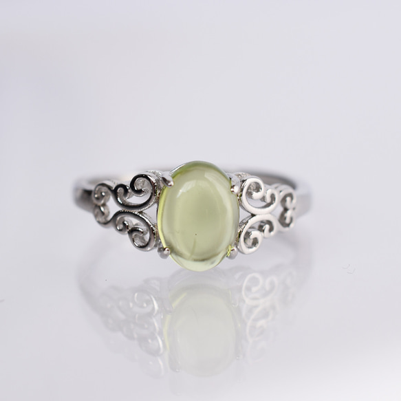ペリドット指輪、リング：蝶の透かし装飾：緑色：アンティーク：ピンク、シルバー：Creema限定【送料無料】 1枚目の画像