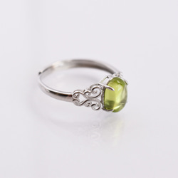 ペリドット指輪、リング：蝶の透かし装飾：緑色：アンティーク：ピンク、シルバー：Creema限定【送料無料】 2枚目の画像