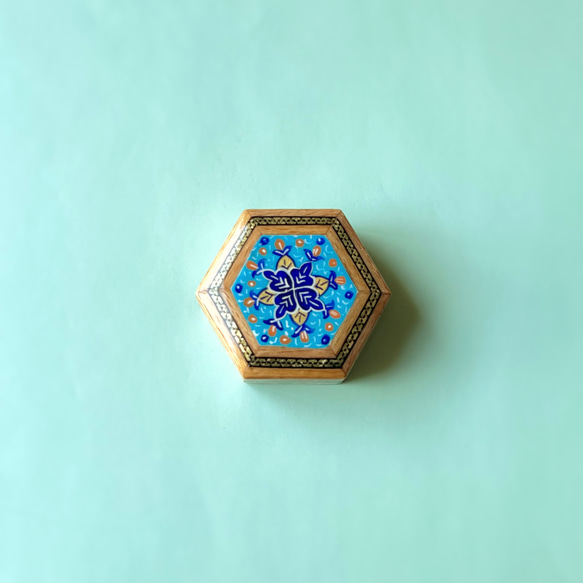 ペルシャの象嵌細工（寄木細工）小箱　六角形【ハータムカーリー160】 1枚目の画像