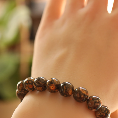 レオパードスキンジャスパー製ヒョウ 豹柄模様 天然石彫刻品 置物 精巧オブジェ レオパードスキンジャスパー製ヒョウ 豹柄模様 天然石彫刻品