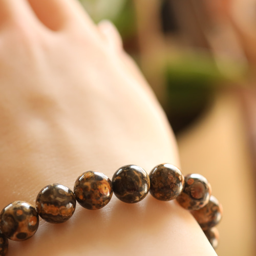 レオパードスキンジャスパー製ヒョウ 豹柄模様 天然石彫刻品 置物 精巧オブジェ レオパードスキンジャスパー製ヒョウ 豹柄模様 天然石彫刻品 置物 精巧