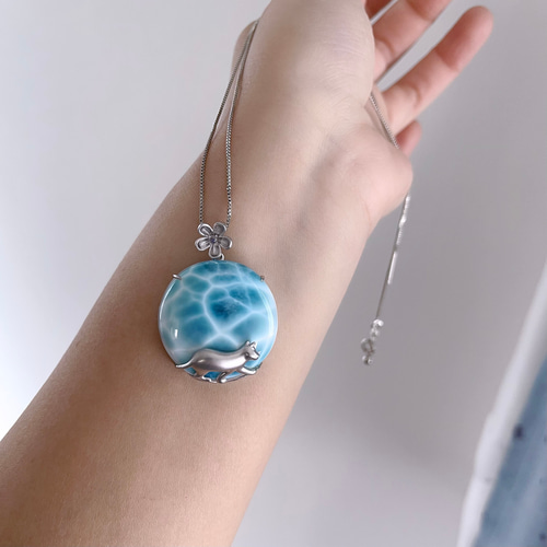 天然無処理 ラリマー と猫ちゃん ペンダントトップ ネックレス