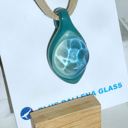 ● waterdrop ペンダント（light green/sky blue） ●/ ボロシリケイトガラス/水面/ 4枚目の画像