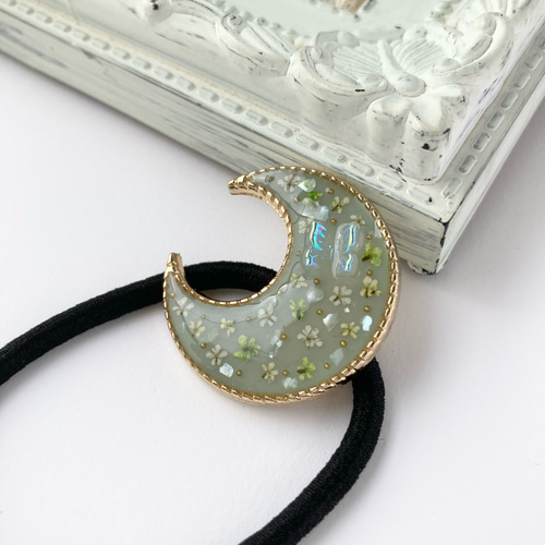 レジンヘアゴム 三日月シェルお花ちょうちょブラック