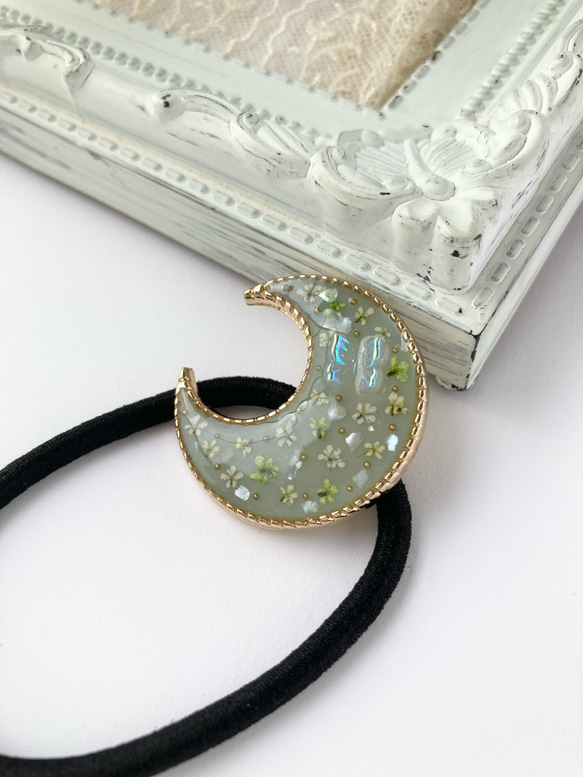 レジンヘアゴム 三日月　シェル　お花　ちょうちょ　ブラック レジンヘアゴム 三日月 シェル お花 ちょうちょ ブラック ミントミルク