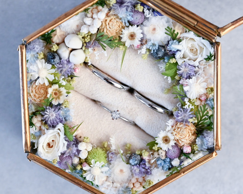 ナチュラルなお花のリングピロー｜パープル ドライフラワー 