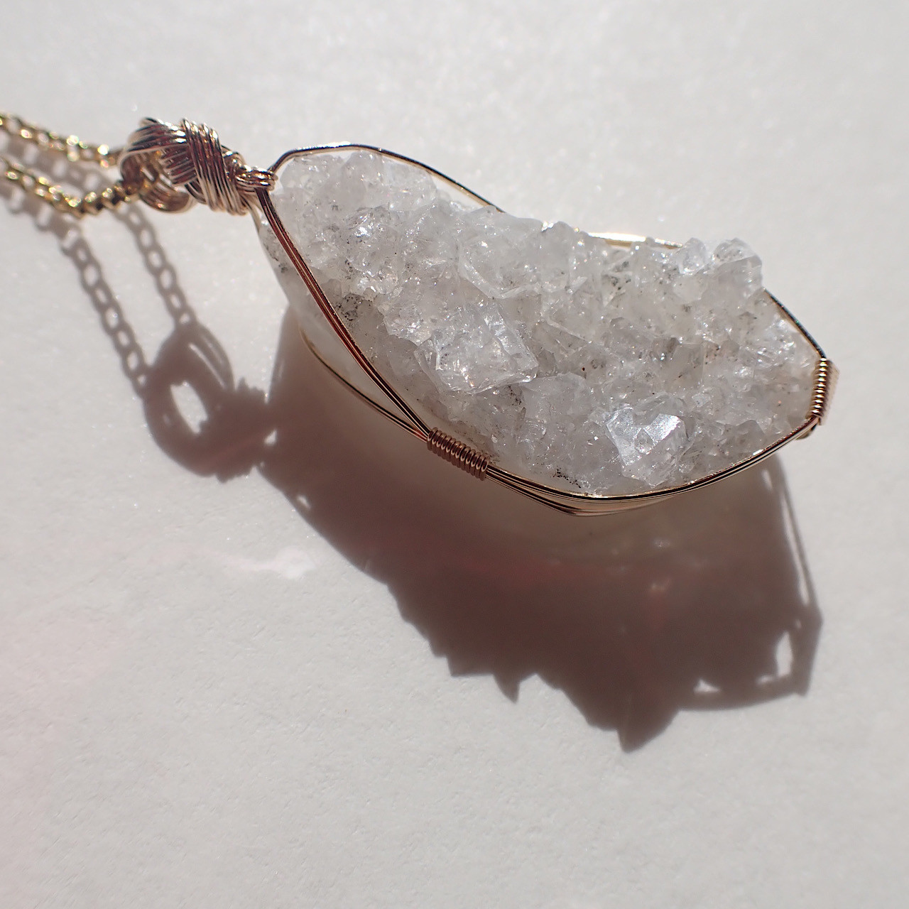 女神巻き®︎アポフィライト原石ルースのペンダントトップ