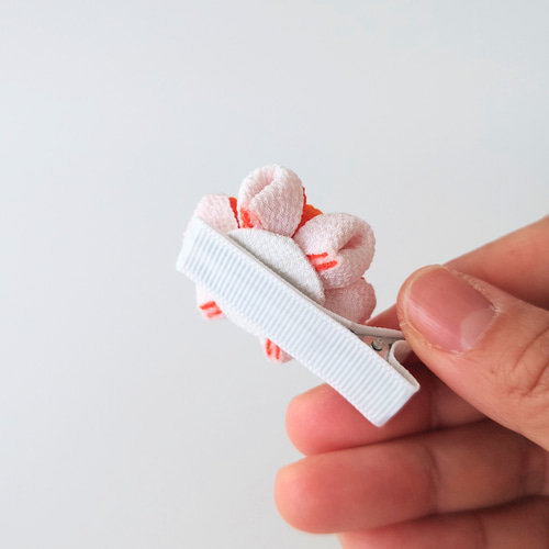 小花 髪飾り ヘアクリップ・Uピン つまみ細工髪飾り【各在庫1点限り