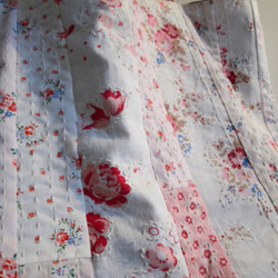 Sac fleurs フランスアンティーク花柄コットン　ランダムパッチワークカンタ刺繍の手提げトート 5枚目の画像
