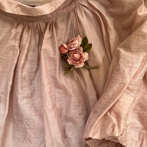 アンティーク染め色の布花〜ピンク薔薇のコサージュ コサージュ