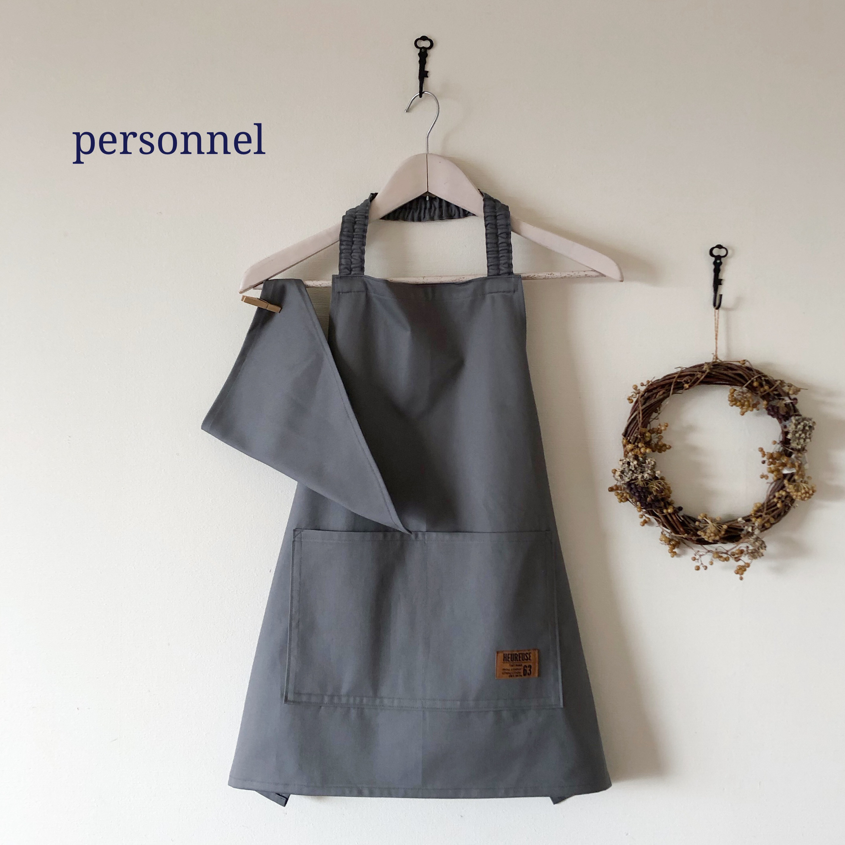 人気☆グレー☆110〜130cm相当☆恐竜図鑑☆簡単子供エプロン＆三角巾