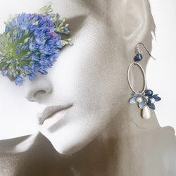 《金属アレルギー対応》Petit bouquet アシンメトリーピアス（イヤリング）- Misterious blue 5枚目の画像