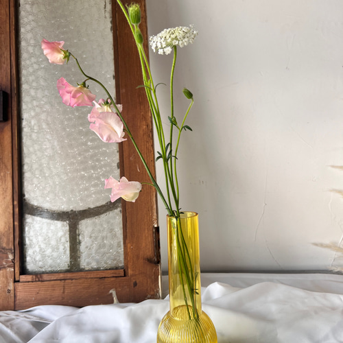 イエローガラス フラワーベース 一輪挿し・花瓶・花器 コトノハ イエローガラス フラワーベース 一輪挿し・花瓶・花器 コトノハ