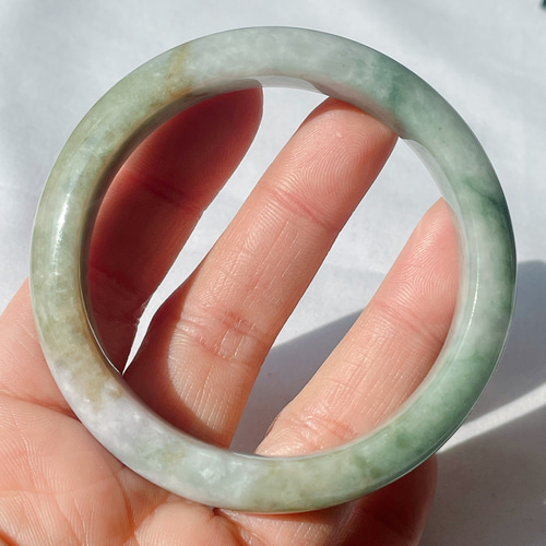 新入荷】本翡翠保証‼️天然A貨翡翠バングル 内径約55.2mm 新入荷】本翡翠保証‼️天然A貨翡翠バングル 内径約55.2mm
