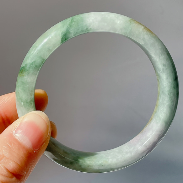 新入荷】本翡翠保証‼️天然A貨翡翠バングル 内径約55.2mm 新入荷】本翡翠保証‼️天然A貨翡翠バングル 内径約55.2mm