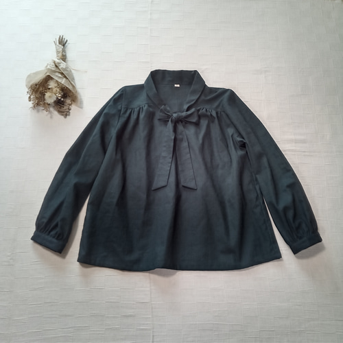 深緑のボウタイブラウス リボンタイ ボリューム袖 コットンドビー 普通