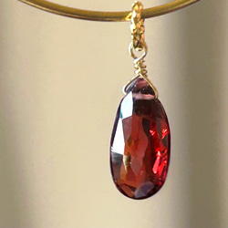 大粒モザンビークガーネットのペアシェイプカット14KGFペンダント