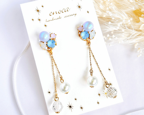 ビジューとパールの淡色ピアス／イヤリング（ブルー） イヤリング 