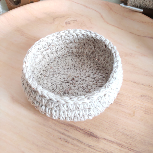 てったさま専用☆【1/5迄】時代物 蓋付き編み籠 内布付 新品 蓋付きアタバッグ ツートンカラー 黒 - からん