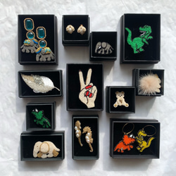 送料無料　ぞうのブローチ　クリーム×ゴールド　”elephant brooch”  beaded embroidery 6枚目の画像