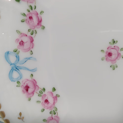 ♡楕円皿（ミニ薔薇➕ブルーリボン）23cmｘ15cm深さ2cm 4枚目の画像
