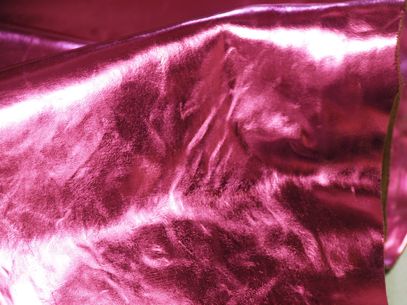 ポニー箔レザーアンティック加工　ピンク　 5枚目の画像