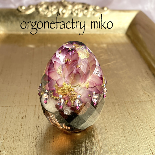 薔薇の入った星型オルゴナイト【ガーネット】