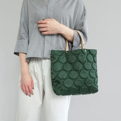 選擇您的尺寸：皮革手柄小圓點手提包（G/SML） 第2張的照片