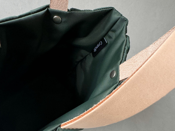 選擇您的尺寸：皮革手柄小圓點手提包（G/SML） 第5張的照片