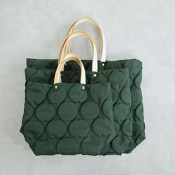 選擇您的尺寸：皮革手柄小圓點手提包（G/SML） 第8張的照片