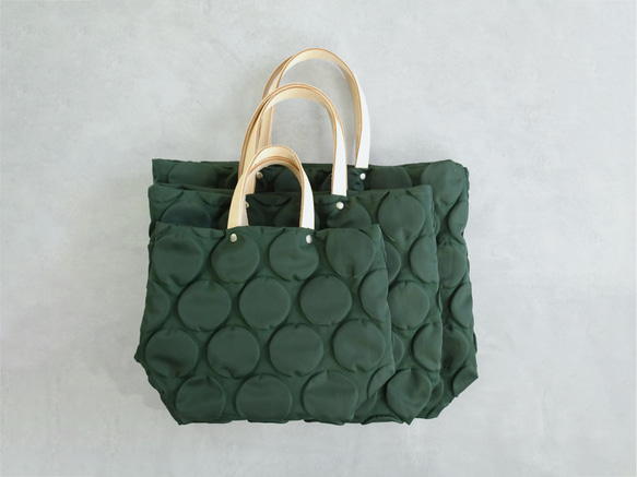 選擇您的尺寸：皮革手柄小圓點手提包（G/SML） 第8張的照片