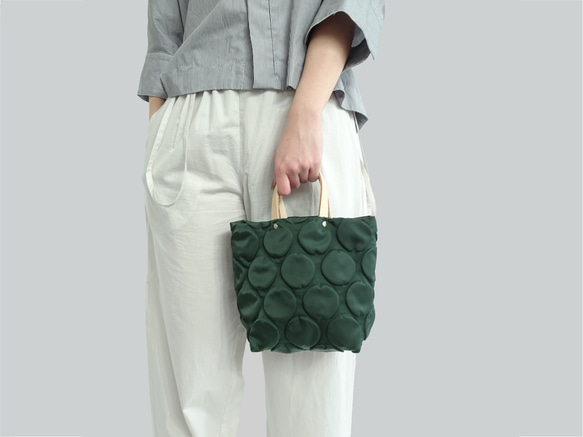 選擇您的尺寸：皮革手柄小圓點手提包（G/SML） 第3張的照片