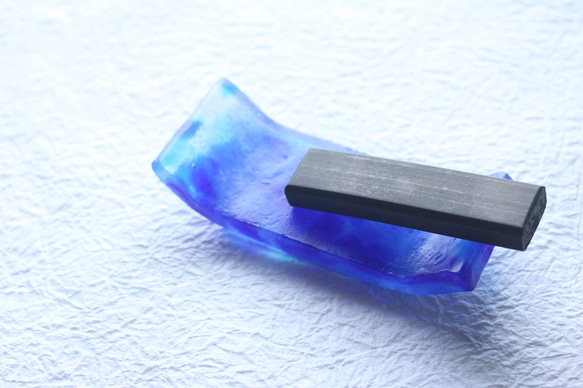 再販】 ガラス製 書道具 墨床 ブルー 書道 水硝舎 すいしょうしゃ 通販