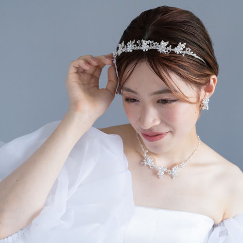 ティアラ＆ネックレス＆ピアス(イヤリング) シルバー なから 