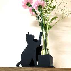 花とじゃれる猫のフラワーベース　ガラス瓶　リードディフューザーとしても 3枚目の画像