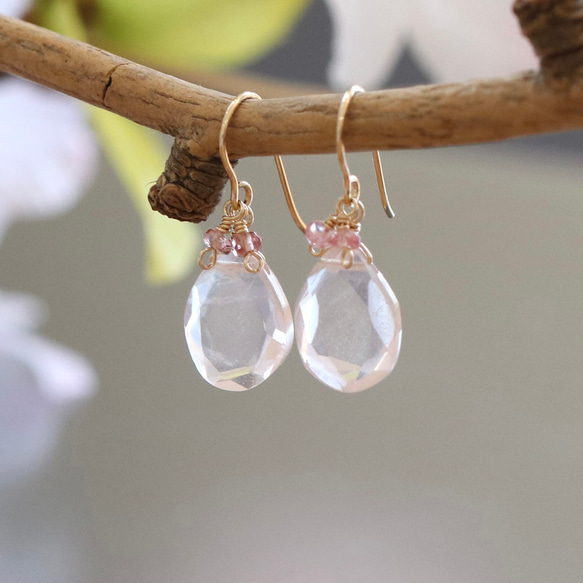 紫陽花と雫ピアス・イヤリングチャーム✩.*˚天然石×14kgf 紫陽花と雫ピアス・イヤリングチャーム✩.*˚天然石×14kgf