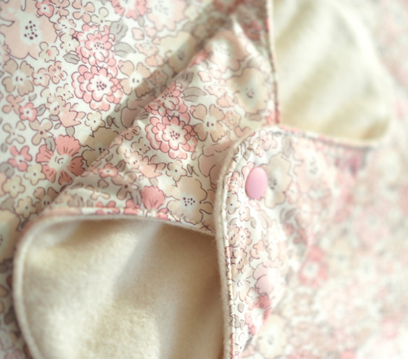 【布ナプキン】オーガニックコットン✖️リバティ「ミシェル」使用♡桜ピンク／春色 4枚目の画像