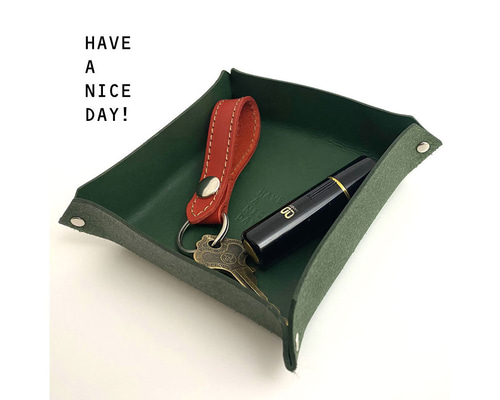 職人手作りの天然牛革収納トレイ —ひすいのような緑 職人手作りの天然牛革収納トレイ —ひすいのような緑 職人手作りの天然