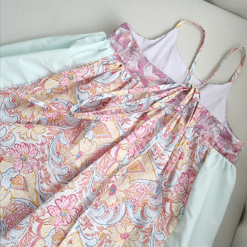 バックリボンキャミワンピース130cm ブロックプリント お花とパステル 